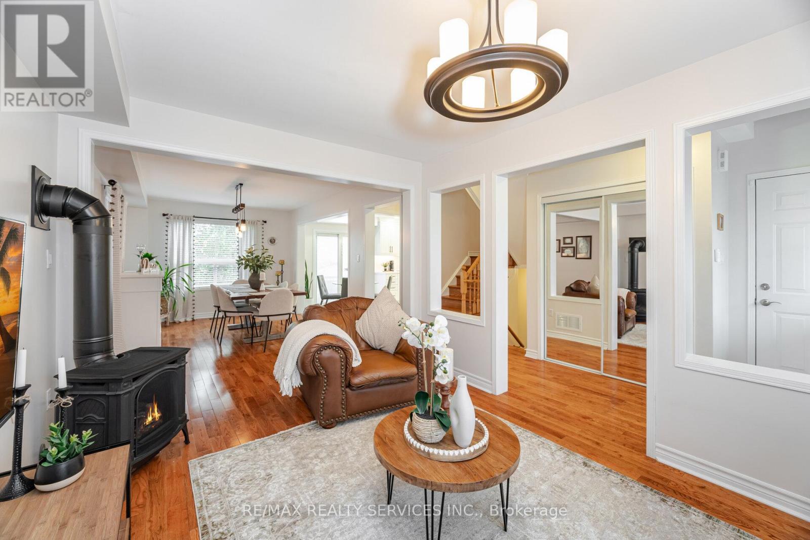 51 Lormel Gate, Brampton (Fletcher's Meadow), Ontario  L7A 2R6 - Photo 8 - W12215551