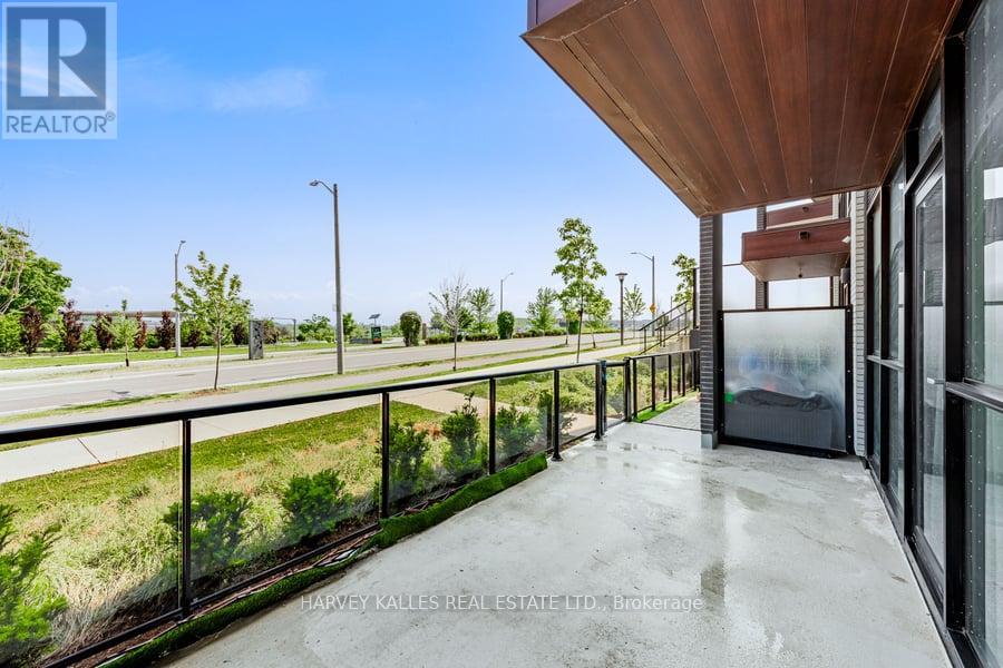 60 George Butchart Drive, Toronto (Downsview-Roding-Cfb), Ontario  M3K 0E1 - Photo 3 - W12215614
