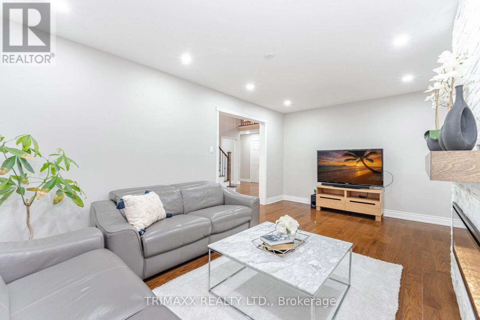 1337 Sir David Drive, Oakville (Cv Clearview), Ontario  L6J 6V5 - Photo 10 - W12215640