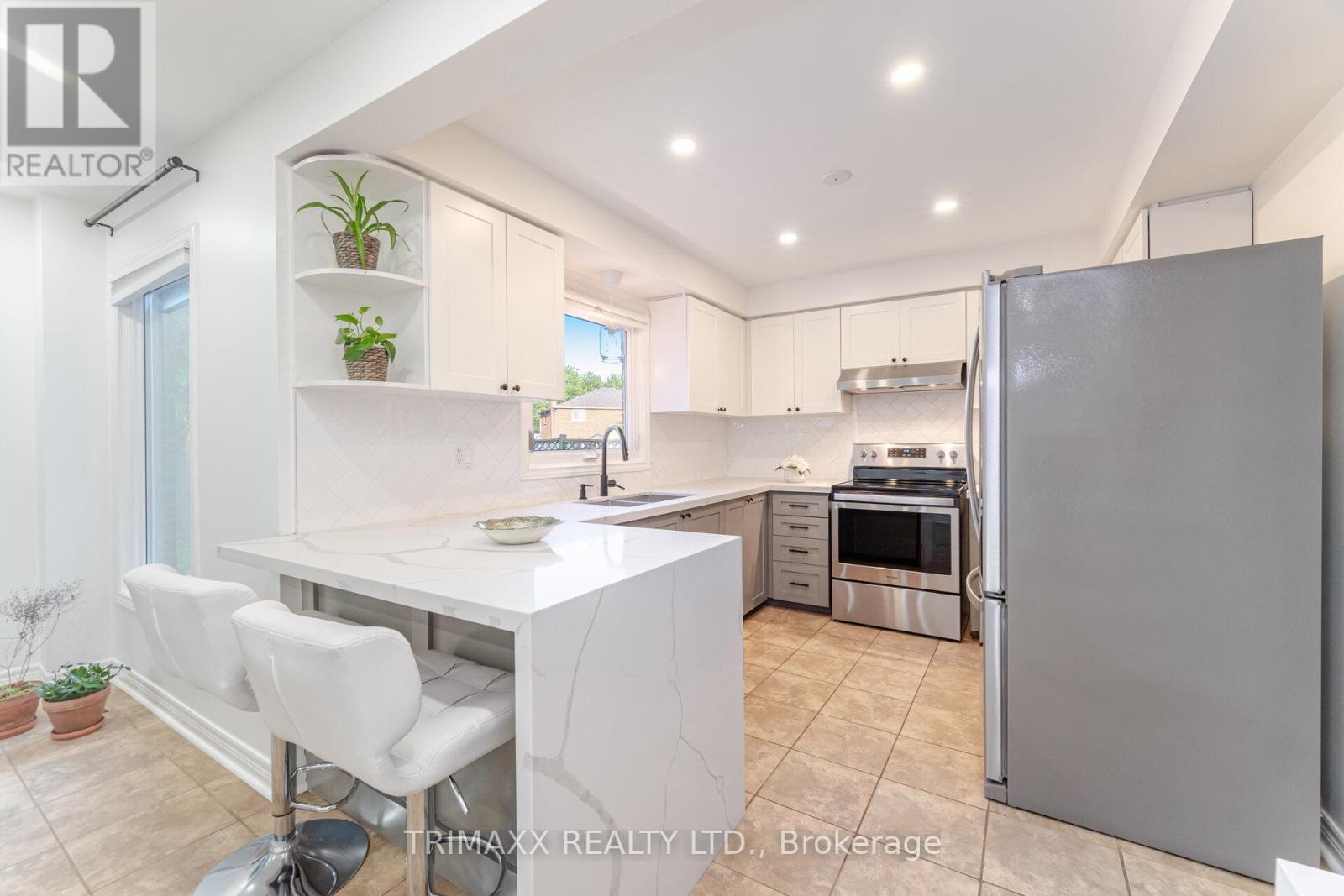 1337 Sir David Drive, Oakville (Cv Clearview), Ontario  L6J 6V5 - Photo 12 - W12215640
