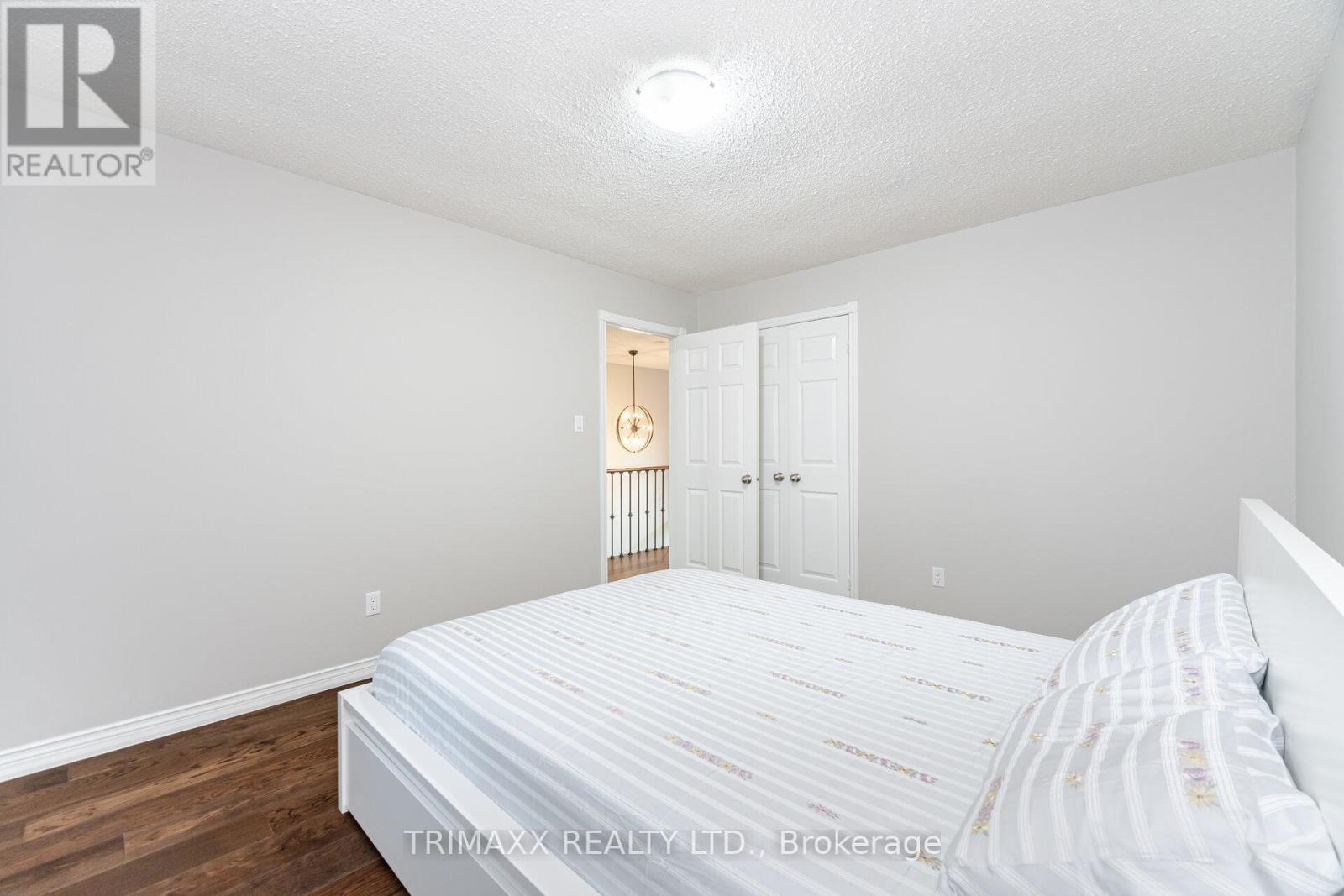 1337 Sir David Drive, Oakville (Cv Clearview), Ontario  L6J 6V5 - Photo 25 - W12215640