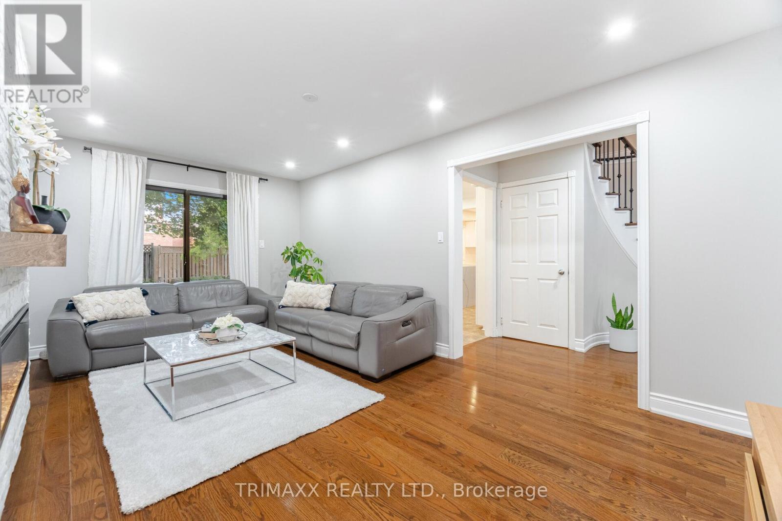 1337 Sir David Drive, Oakville (Cv Clearview), Ontario  L6J 6V5 - Photo 9 - W12215640