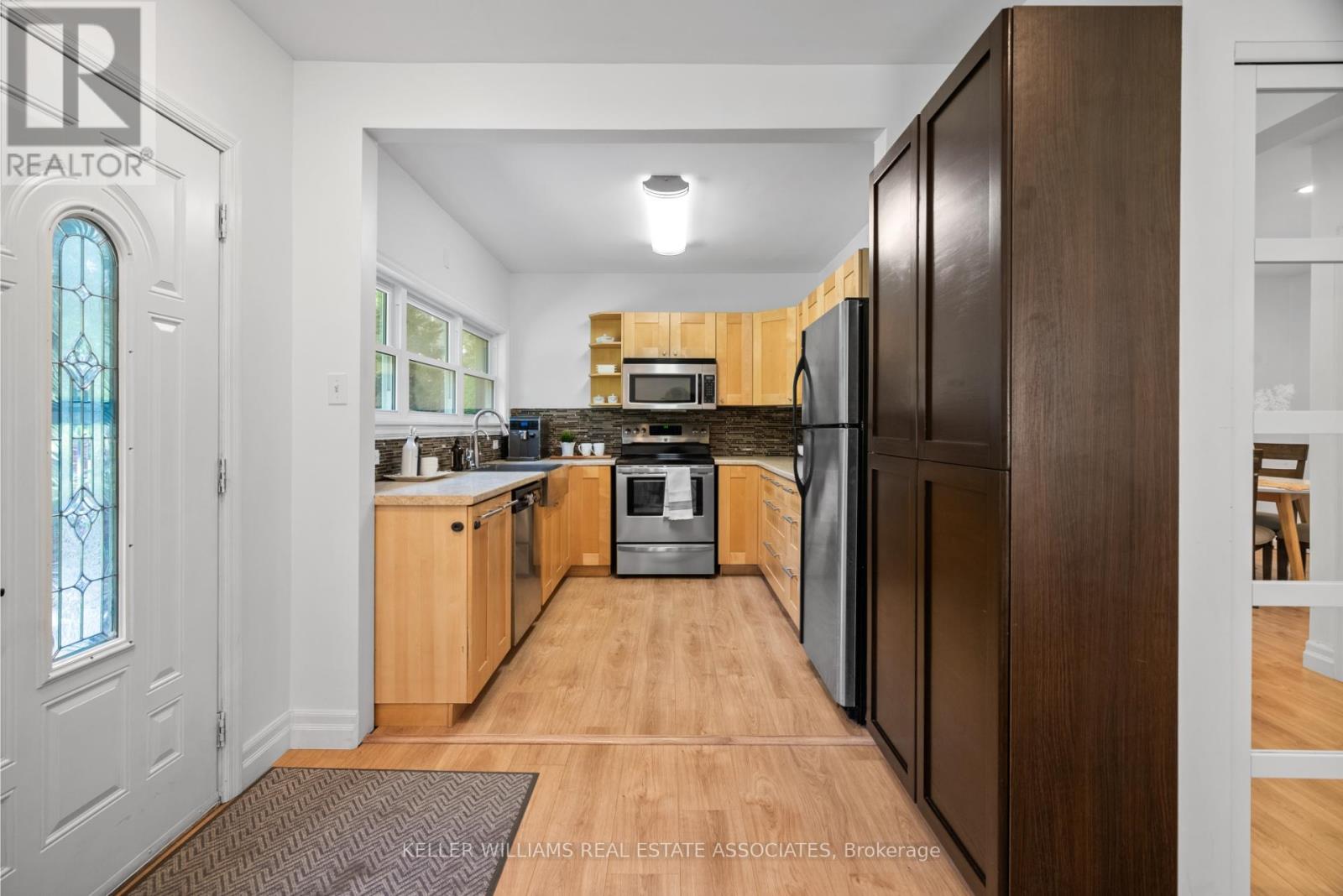 196 Sheldon Avenue N, Kitchener, Ontario  N2H 3M8 - Photo 3 - X12215291