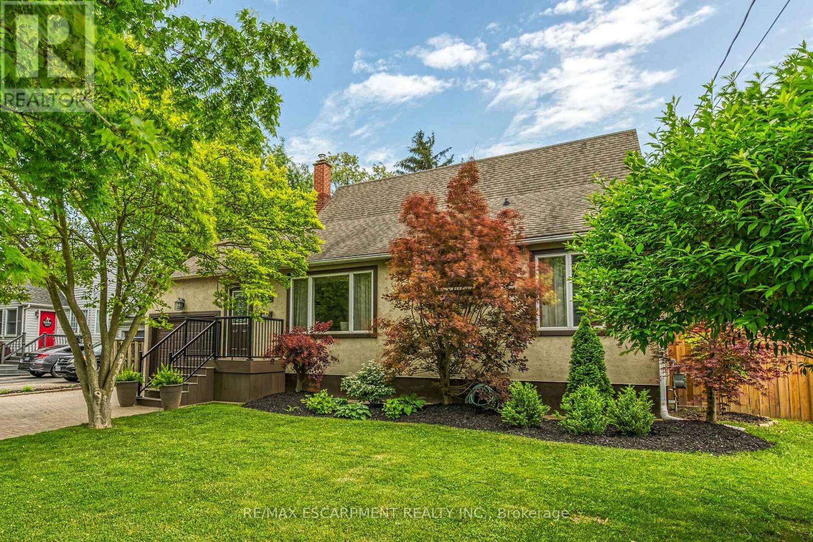 148 LAKESHORE ROAD, St. Catharines, Ontario