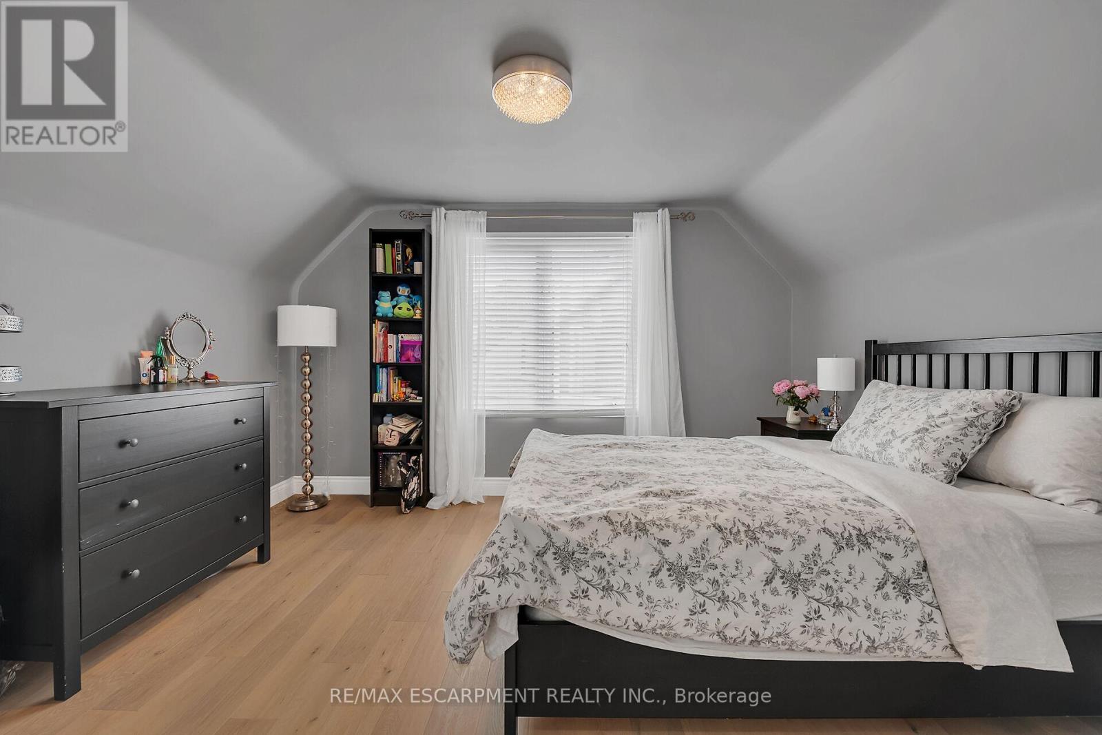 148 Lakeshore Road, St. Catharines (Lakeshore), Ontario  L2N 2V1 - Photo 37 - X12215302