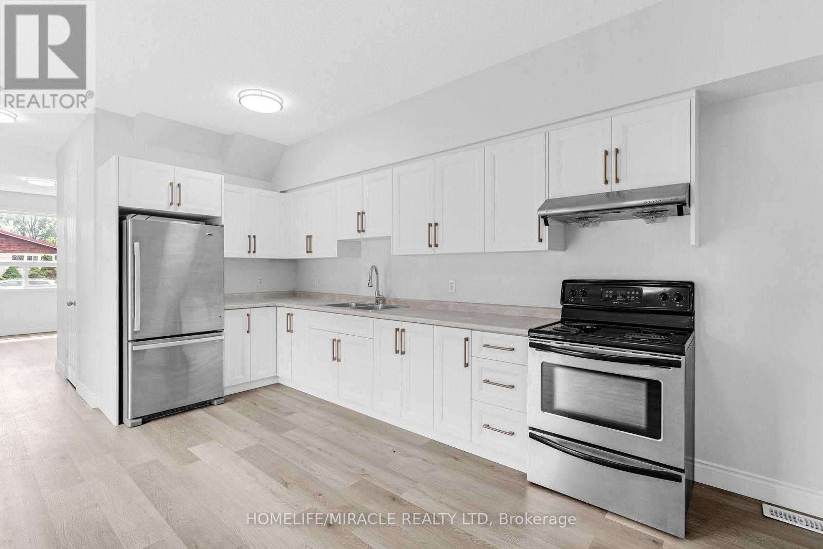 120 Jansen Avenue, Kitchener, Ontario  N2A 2L7 - Photo 14 - X12215380