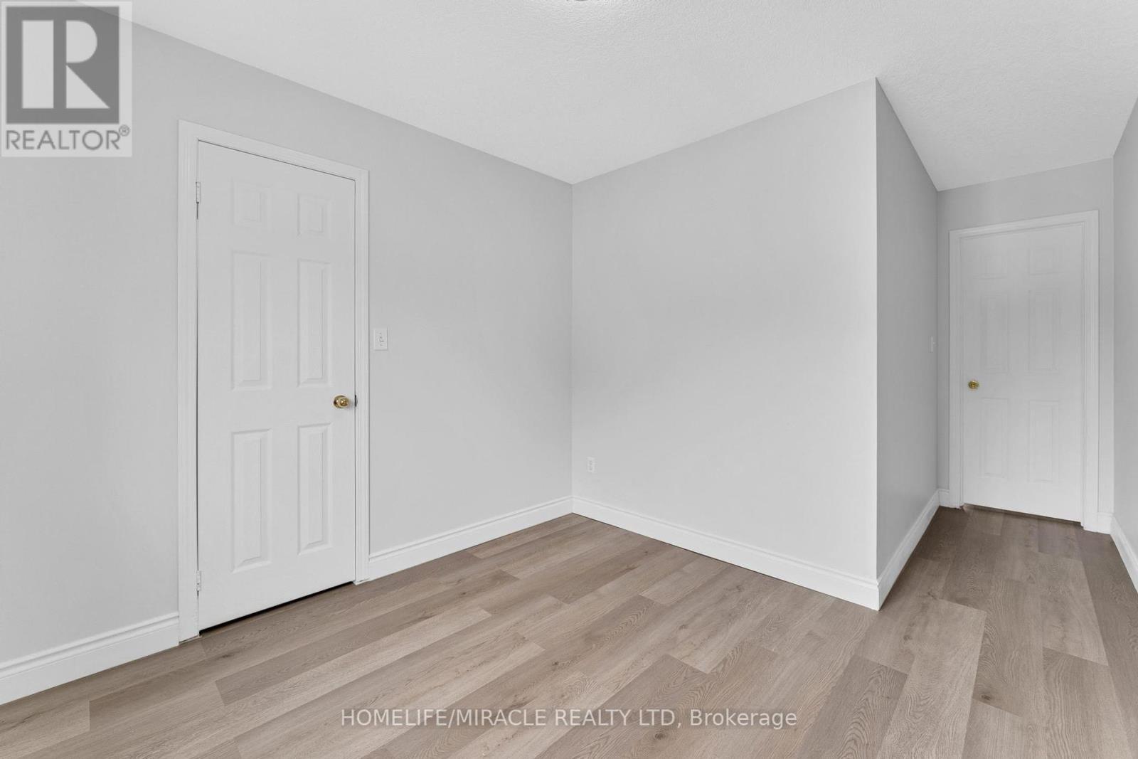 120 Jansen Avenue, Kitchener, Ontario  N2A 2L7 - Photo 19 - X12215380