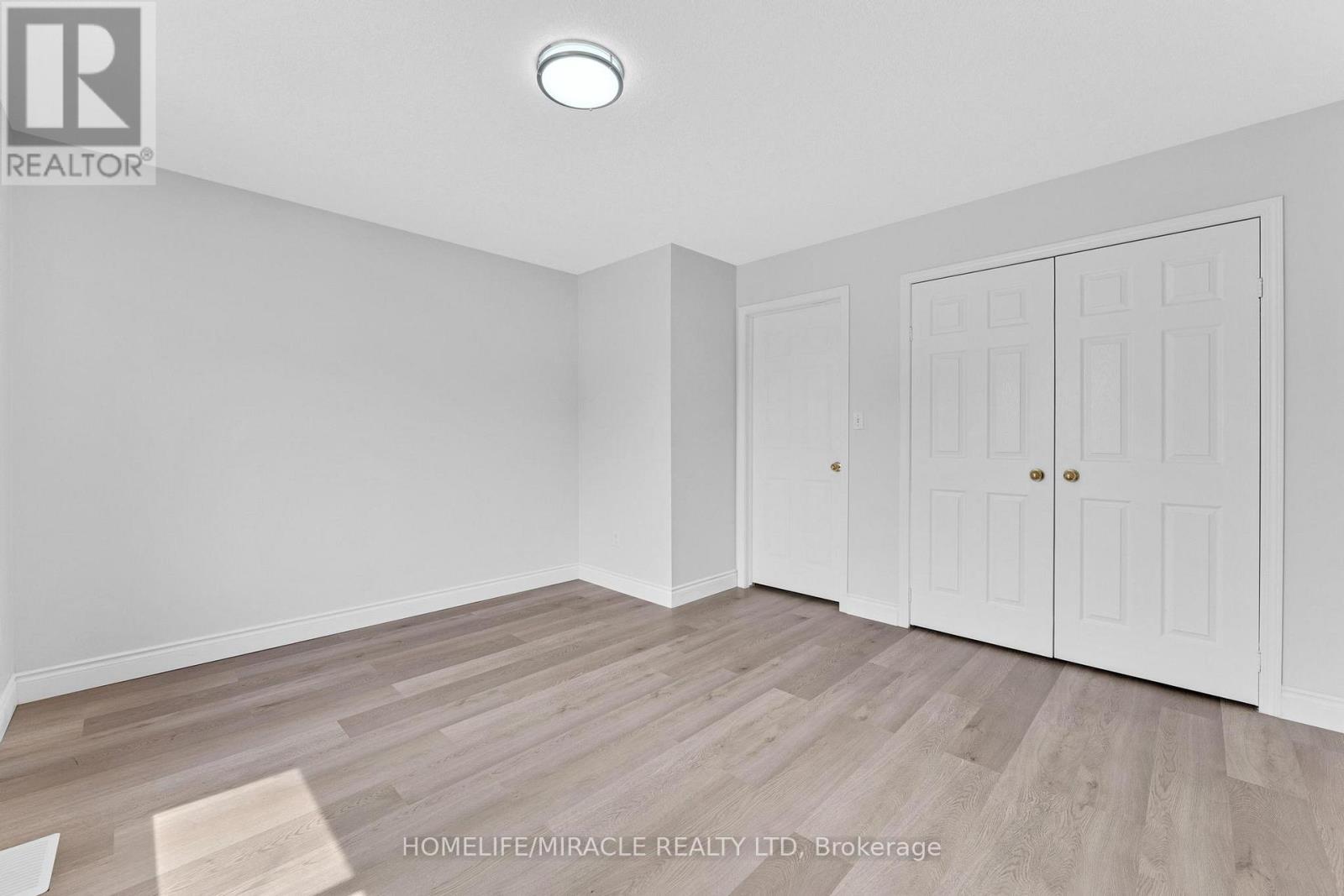 120 Jansen Avenue, Kitchener, Ontario  N2A 2L7 - Photo 21 - X12215380