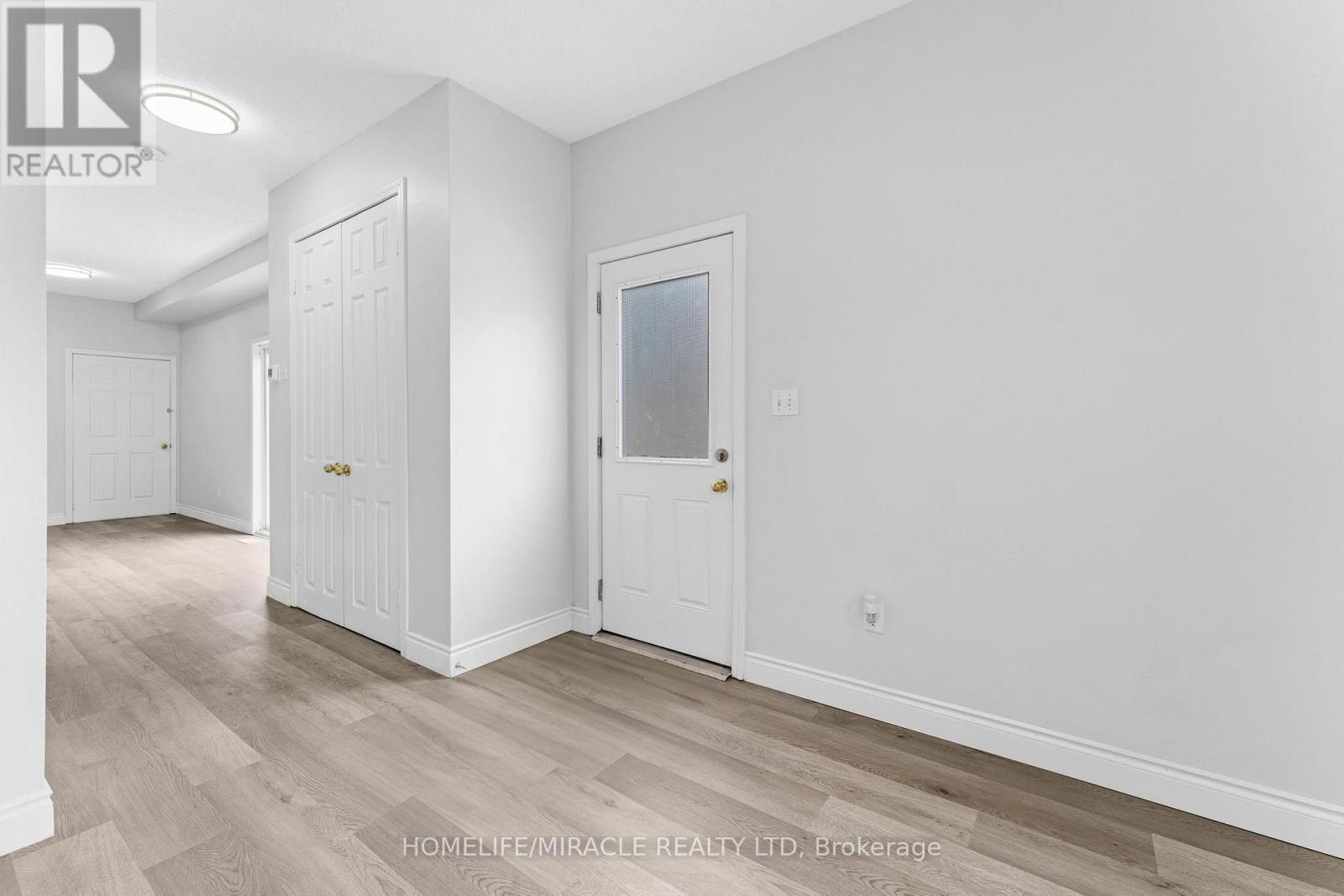 120 Jansen Avenue, Kitchener, Ontario  N2A 2L7 - Photo 7 - X12215380