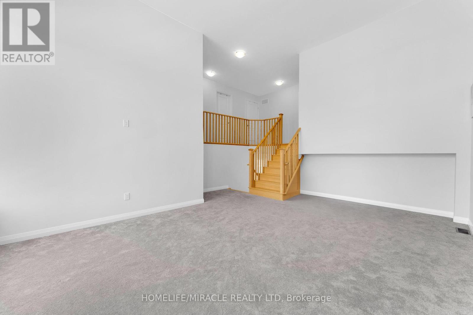 815 Sobeski Avenue, Woodstock (Woodstock - North), Ontario  N4T 0P1 - Photo 16 - X12215424
