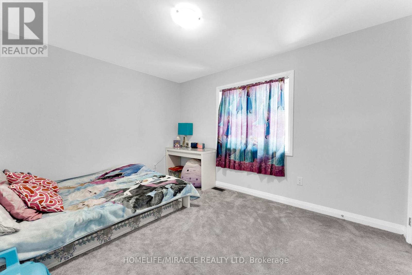 815 Sobeski Avenue, Woodstock (Woodstock - North), Ontario  N4T 0P1 - Photo 27 - X12215424