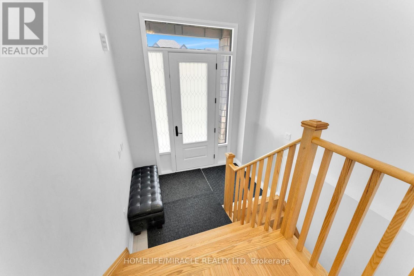 815 Sobeski Avenue, Woodstock (Woodstock - North), Ontario  N4T 0P1 - Photo 6 - X12215424