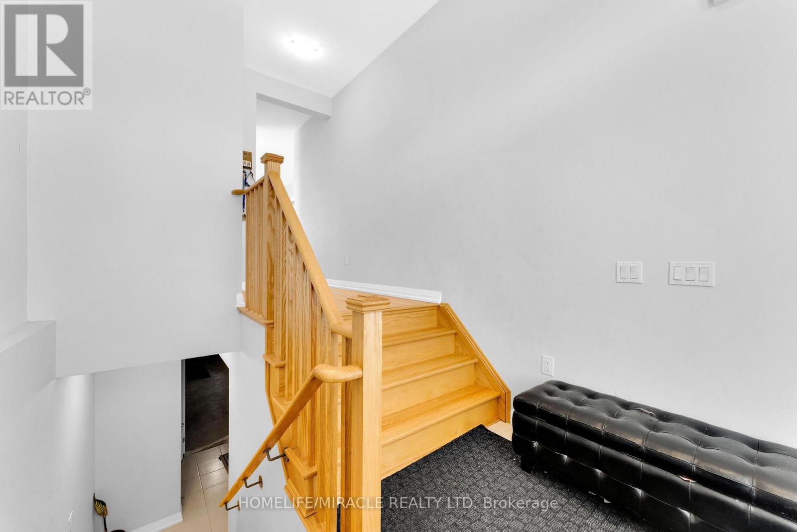 815 Sobeski Avenue, Woodstock (Woodstock - North), Ontario  N4T 0P1 - Photo 7 - X12215424