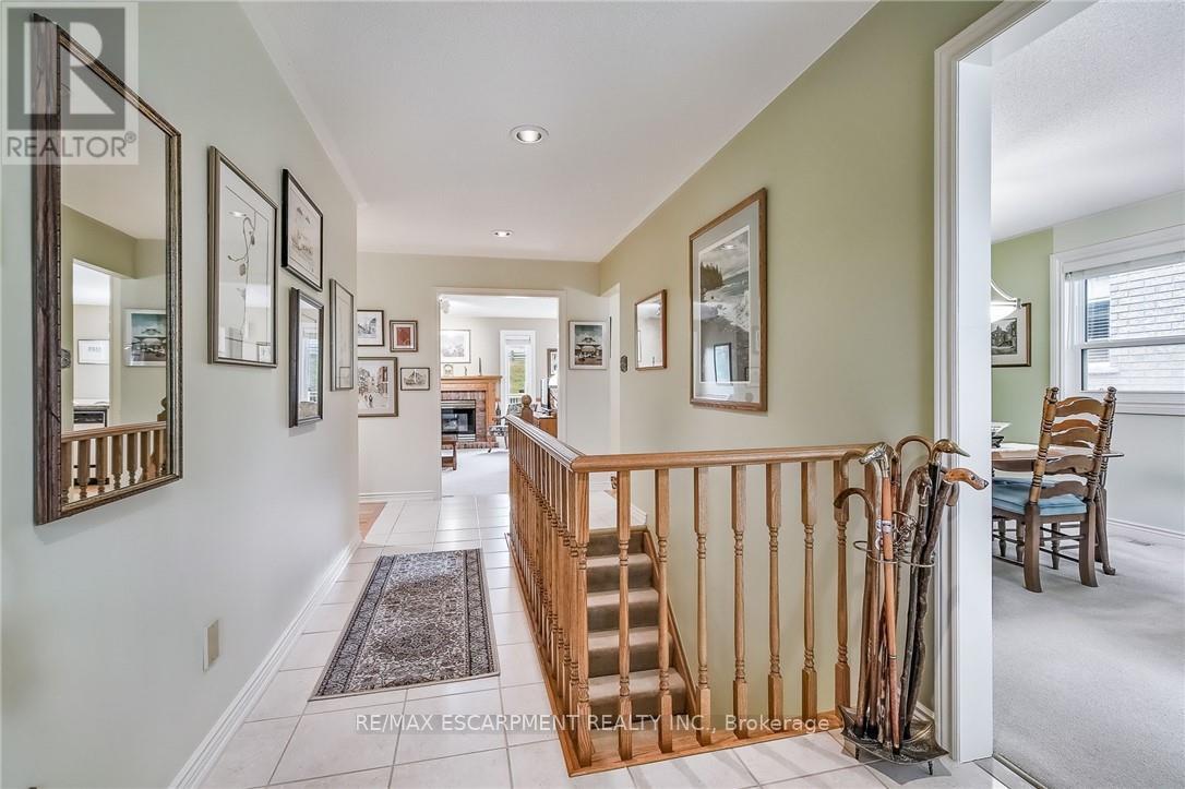 21 Riviera Ridge, Hamilton (Winona Park), Ontario  L8E 5E6 - Photo 8 - X12215433