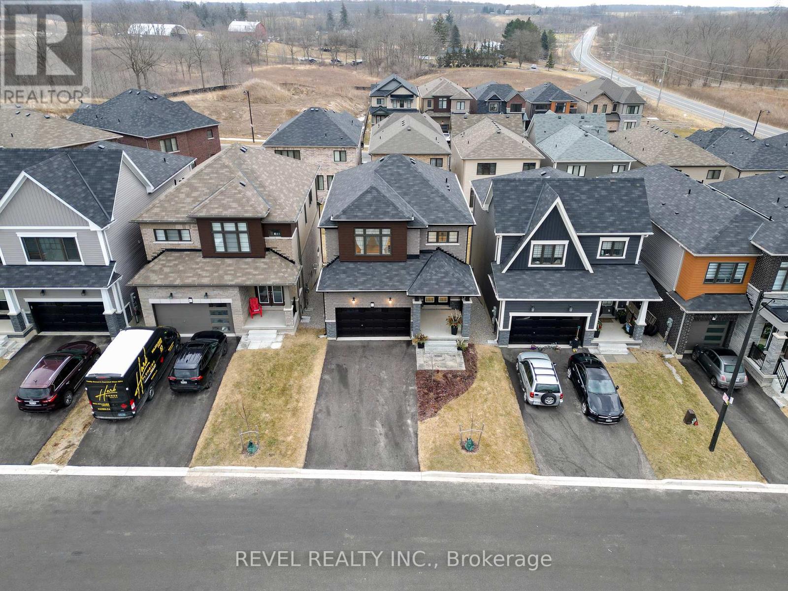 63 Santos Drive, Haldimand, Ontario  N3W 0H2 - Photo 32 - X12215453
