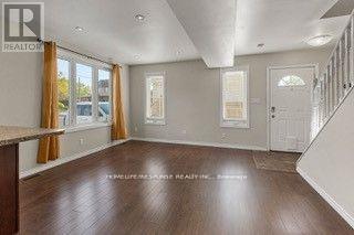 5135 Morrison Street, Niagara Falls (Cherrywood), Ontario  L2E 2E2 - Photo 4 - X12215548