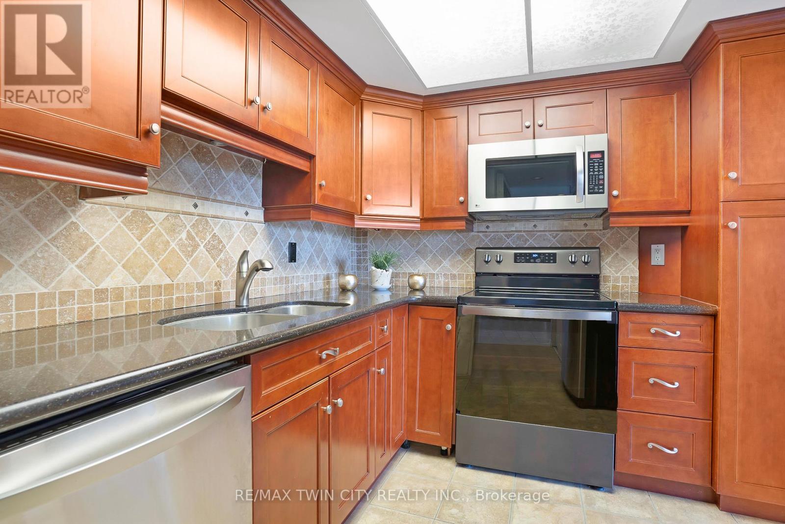 505 - 3267 King Street E, Kitchener, Ontario  N2A 4A4 - Photo 5 - X12215575