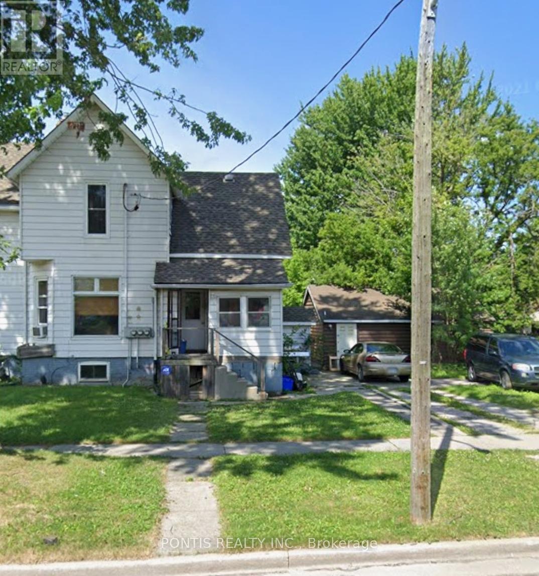 452 Confederation Street, Sarnia, Ontario  N7T 3G8 - Photo 2 - X12215646