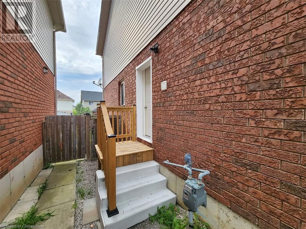 22 Bates Avenue, Hamilton, Ontario  L0R 1P0 - Photo 4 - 40733070