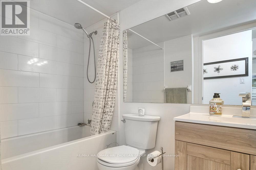 1518 - 230 Queens Quay W, Toronto, Ontario  M5J 2Y7 - Photo 19 - C12181819