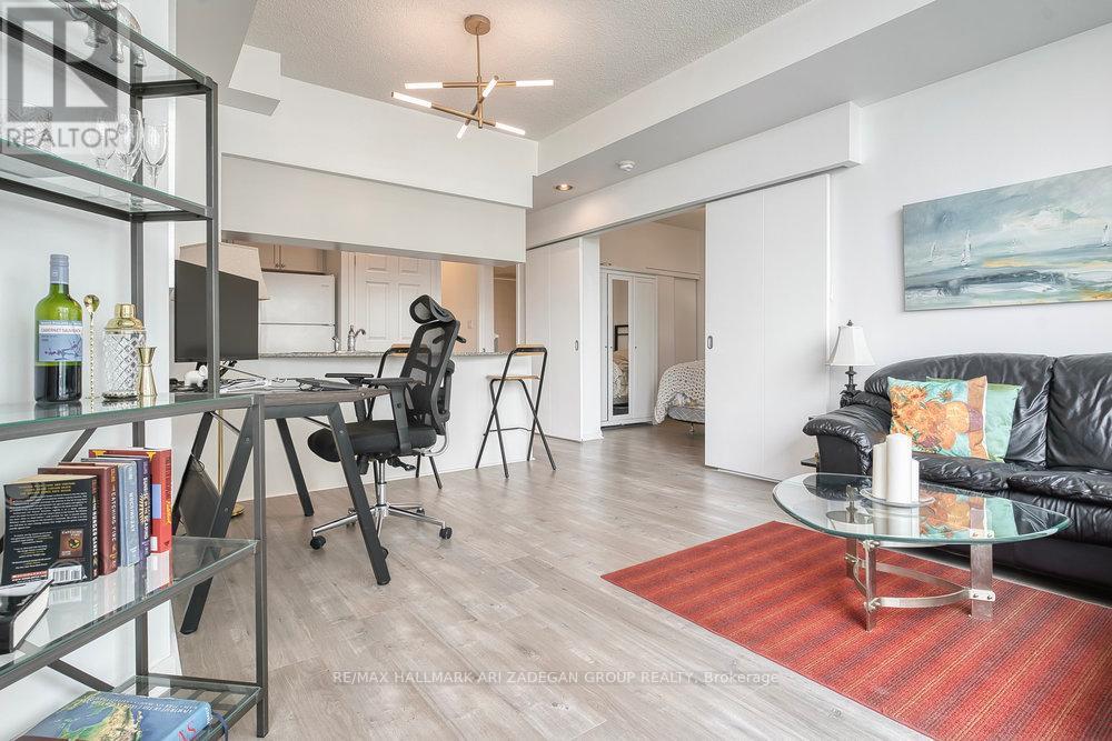 1518 - 230 Queens Quay W, Toronto, Ontario  M5J 2Y7 - Photo 14 - C12181819