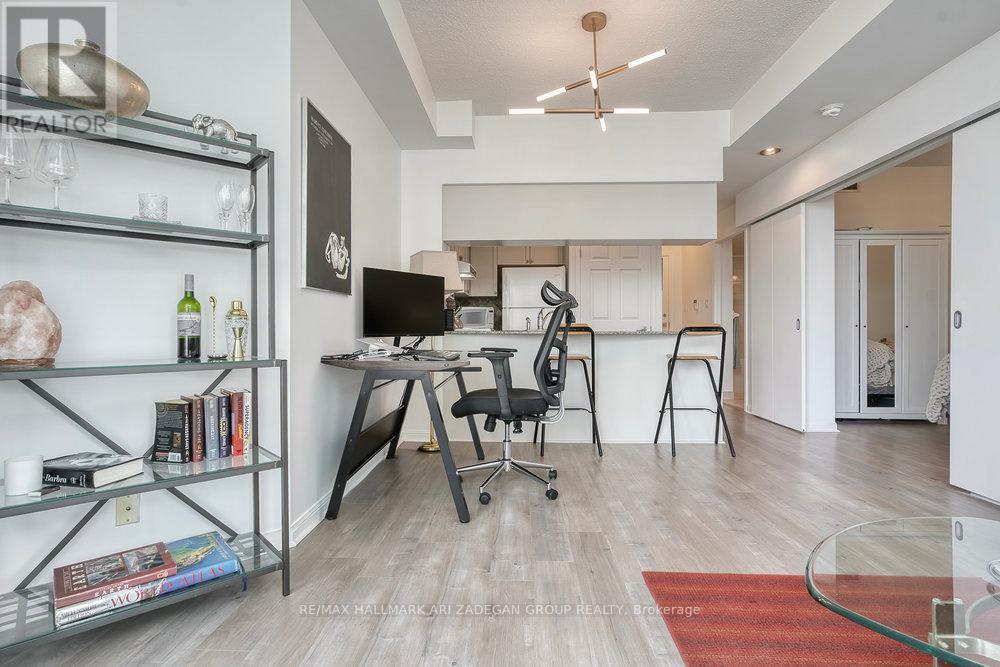 1518 - 230 Queens Quay W, Toronto, Ontario  M5J 2Y7 - Photo 13 - C12181819