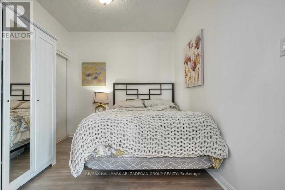 1518 - 230 Queens Quay W, Toronto, Ontario  M5J 2Y7 - Photo 8 - C12181819