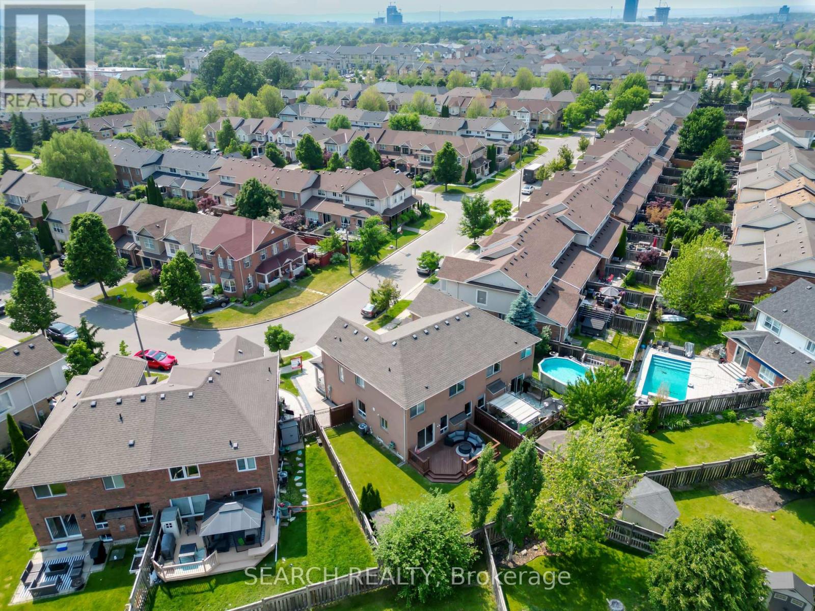 1078 Barclay Circle, Milton, Ontario  L9T 5W3 - Photo 37 - W12215444