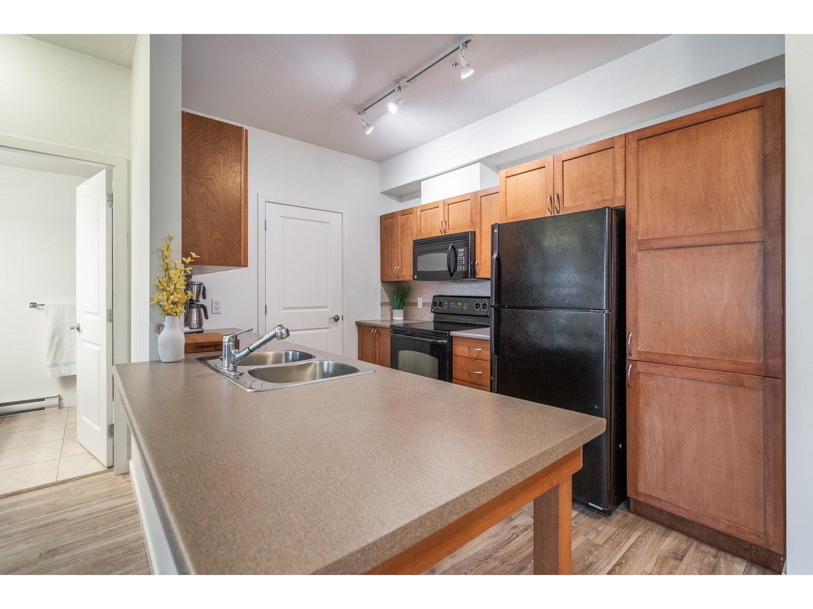 309 33318 E Bourquin Crescent, Abbotsford, British Columbia  V2S 0A6 - Photo 6 - R3012815