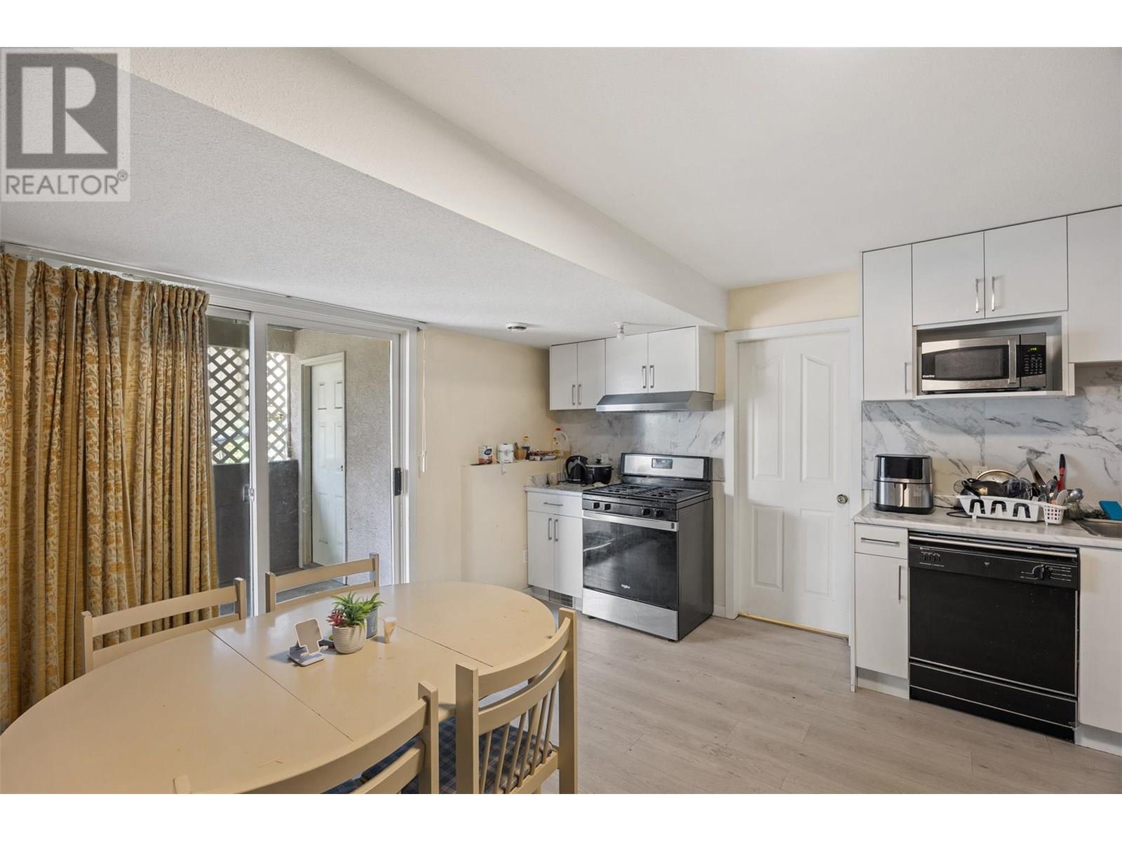 587 Monarch Drive, Kamloops, British Columbia  V2E 2L9 - Photo 35 - 10351702