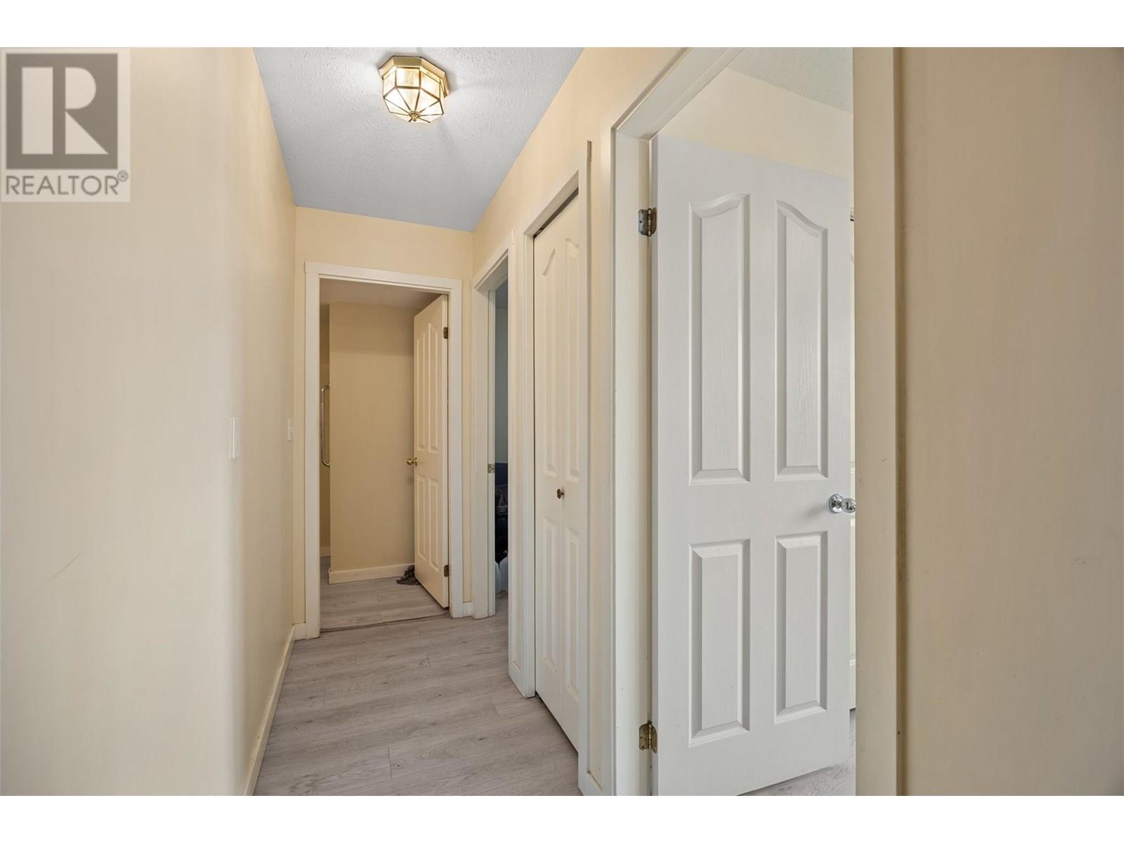 587 Monarch Drive, Kamloops, British Columbia  V2E 2L9 - Photo 37 - 10351702