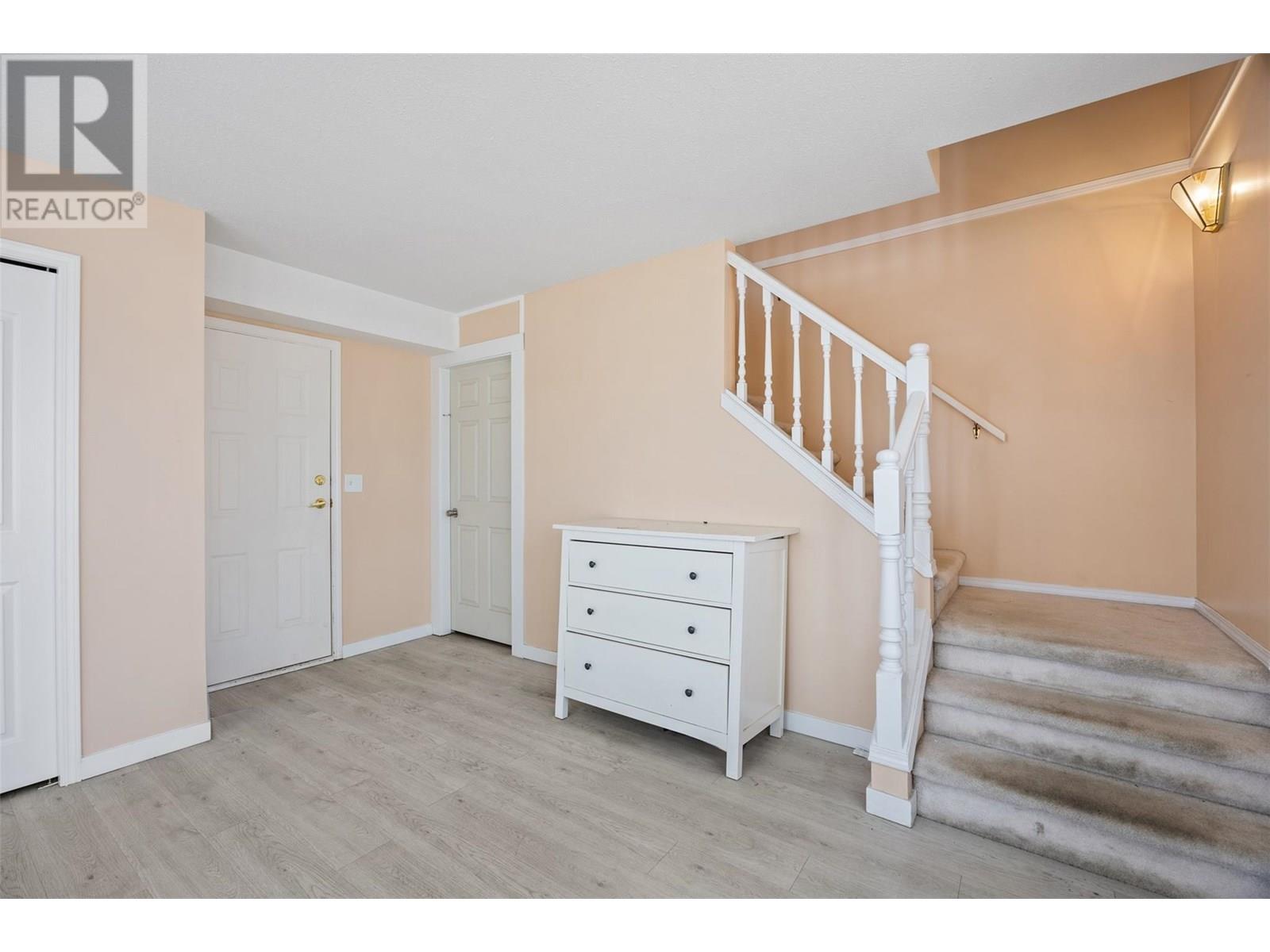 587 Monarch Drive, Kamloops, British Columbia  V2E 2L9 - Photo 7 - 10351702