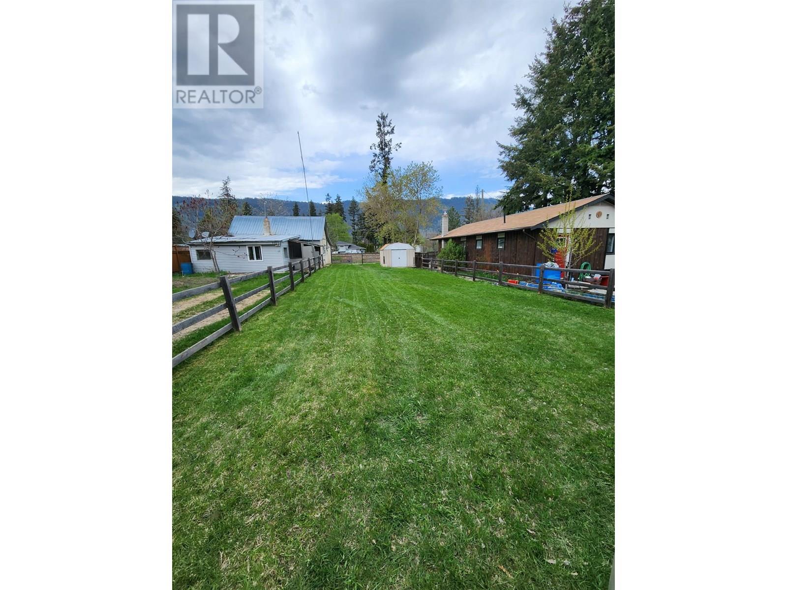 1025 First Avenue, Chase, British Columbia