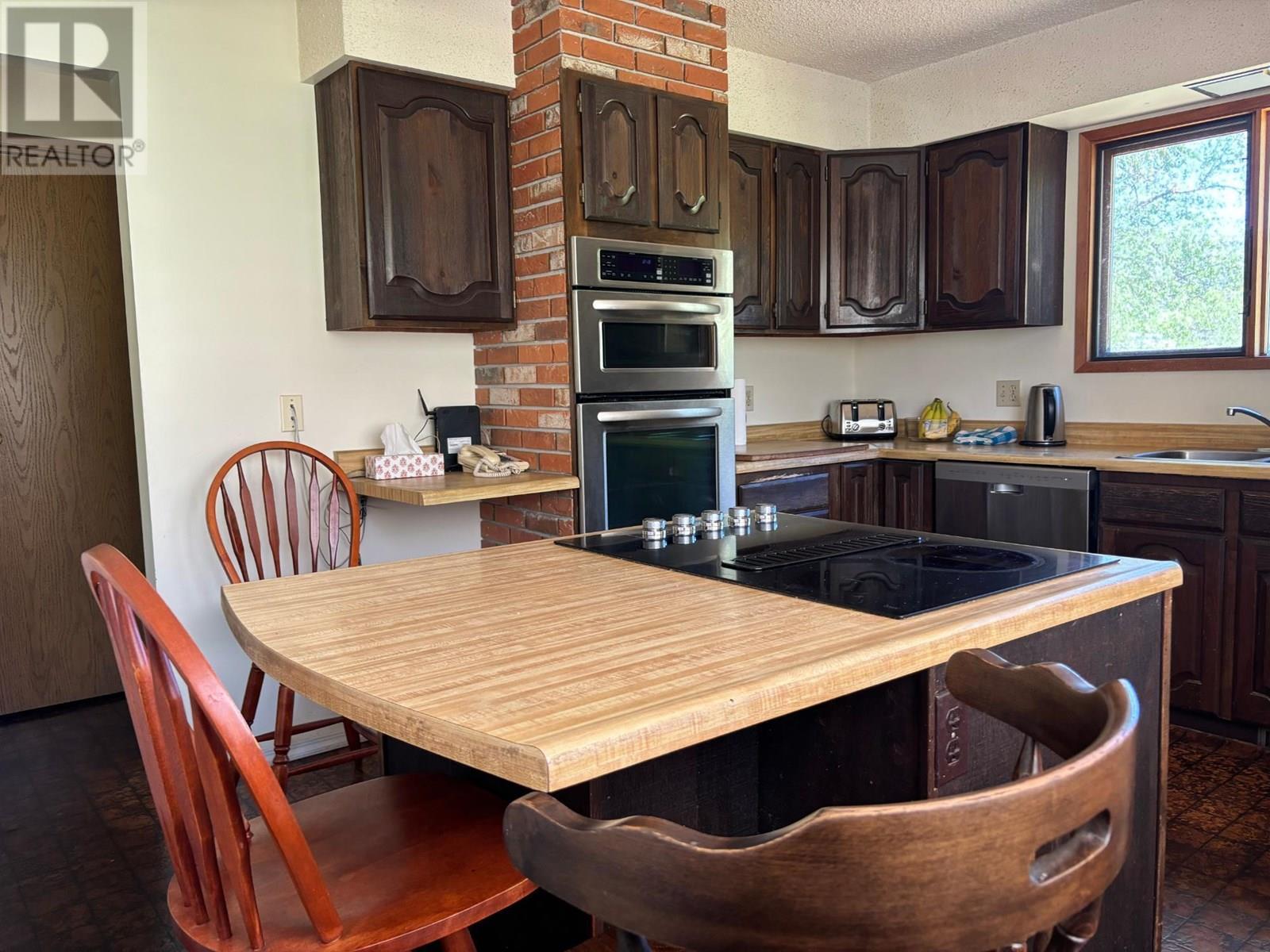 1374 Highway 3b, Montrose, British Columbia  V0G 1P0 - Photo 8 - 10351924