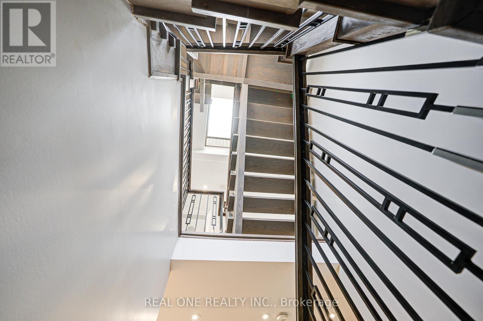 158 Waterloo Avenue, Toronto, Ontario  M3H 3Z1 - Photo 23 - C12209451