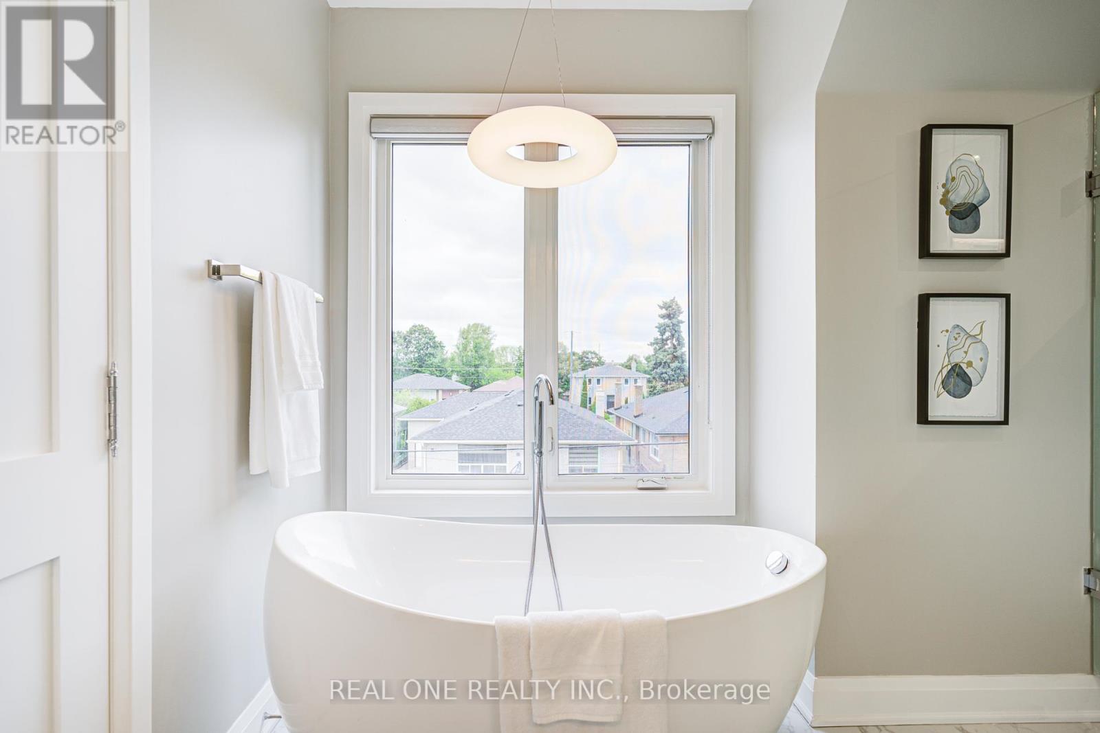 158 Waterloo Avenue, Toronto, Ontario  M3H 3Z1 - Photo 34 - C12209451