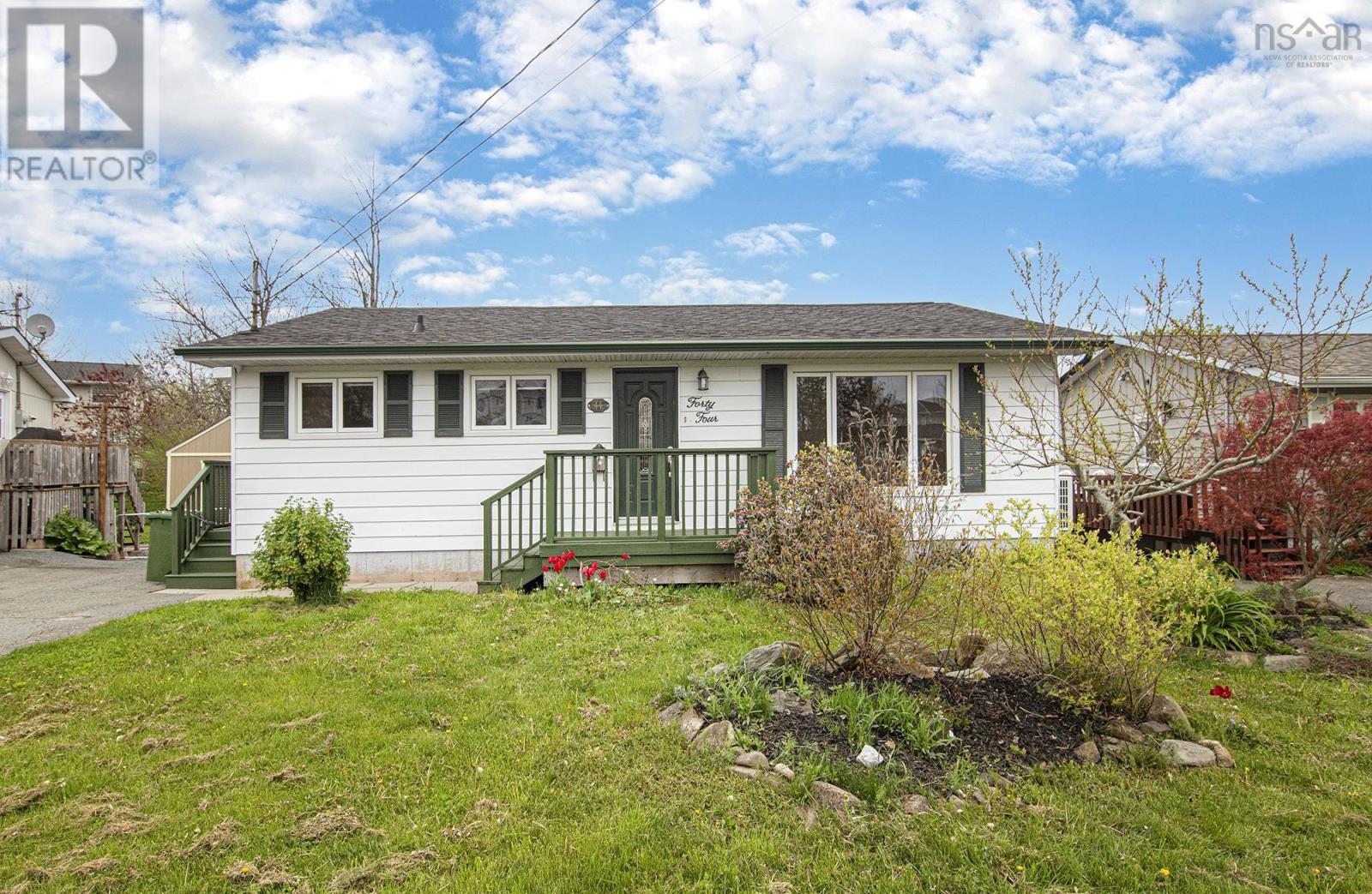 Property at 44 Leacock Court image 1