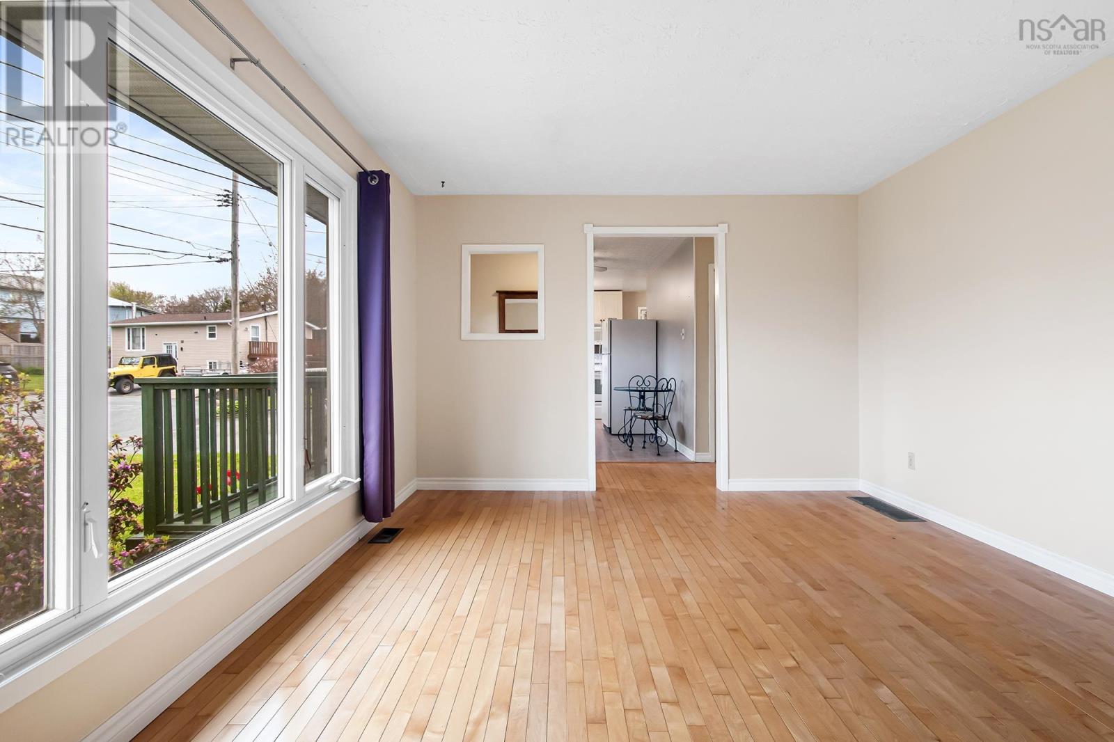 Property at 44 Leacock Court image 4