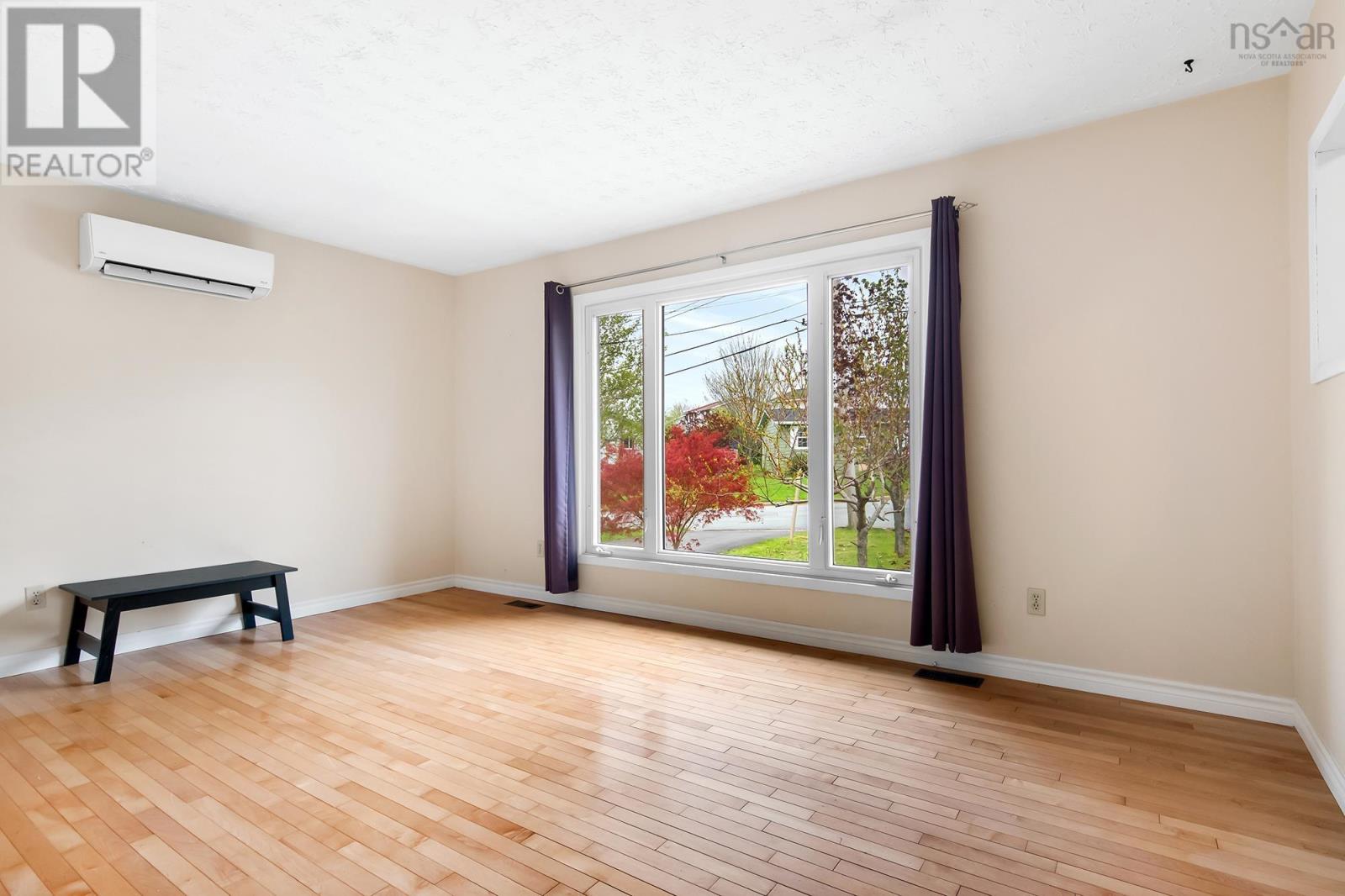 Property at 44 Leacock Court image 3