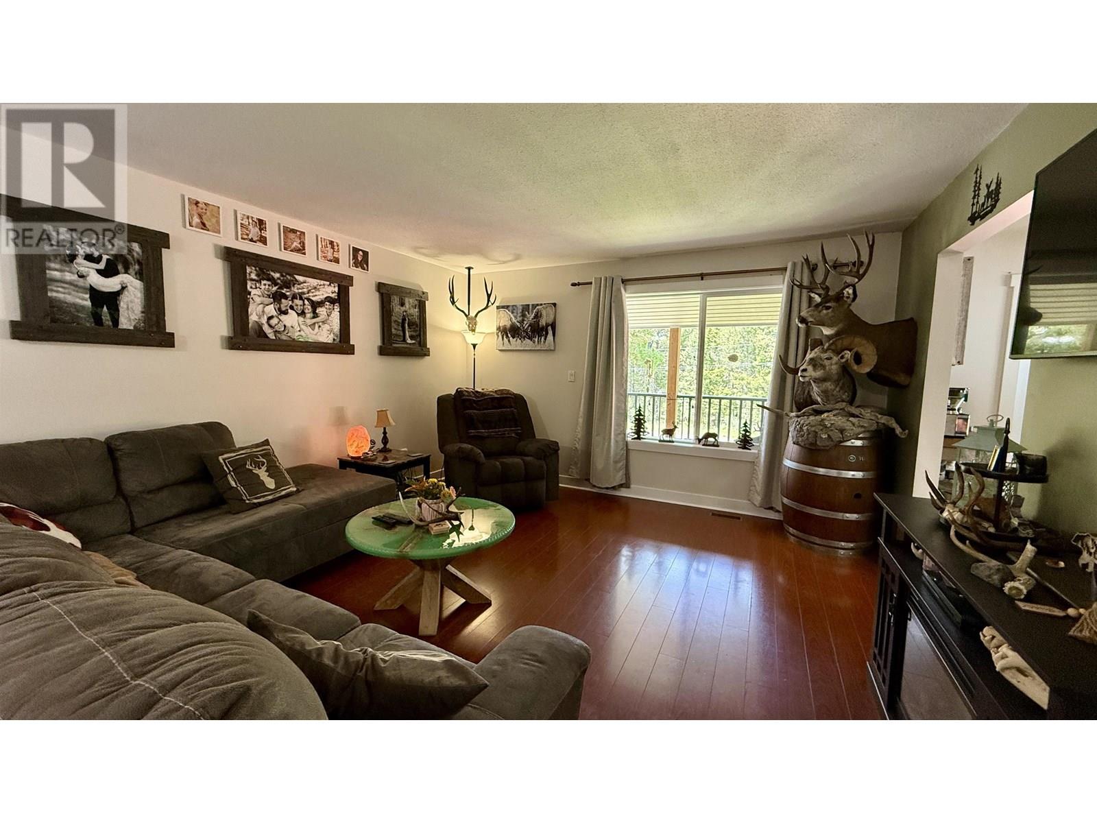 4755 Anzeeon Road, 108 Mile Ranch, British Columbia  V0K 2Z0 - Photo 5 - R3014733