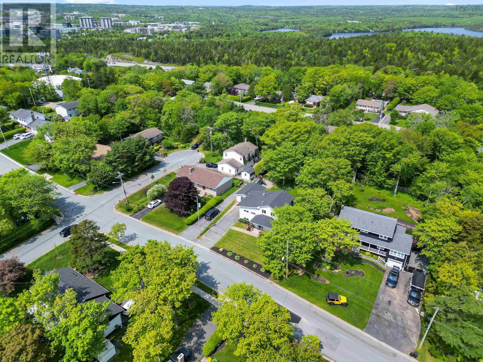 572 Basinview Drive, Bedford, Nova Scotia  B4A 1T7 - Photo 4 - 202514288