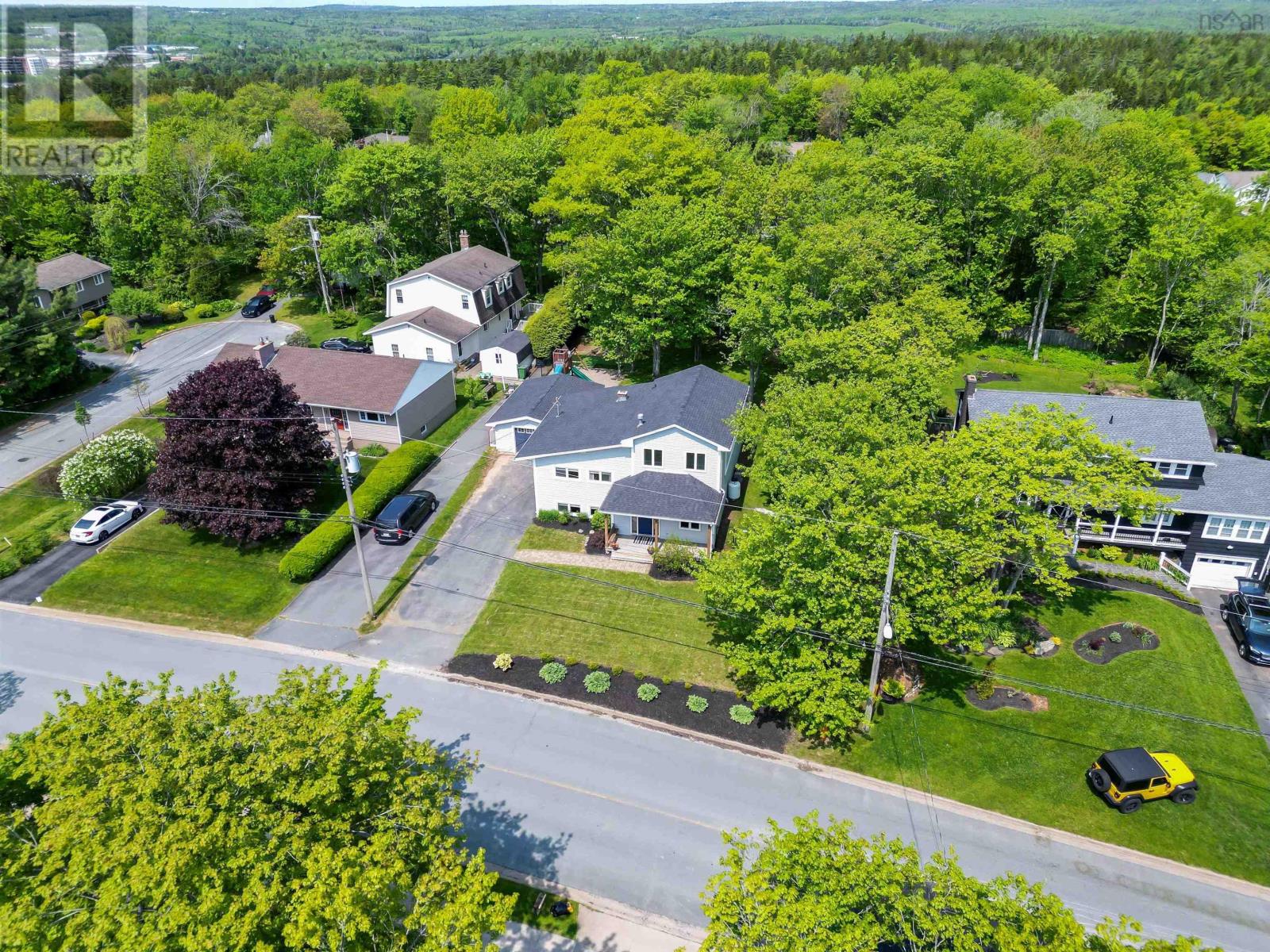 572 Basinview Drive, Bedford, Nova Scotia  B4A 1T7 - Photo 3 - 202514288