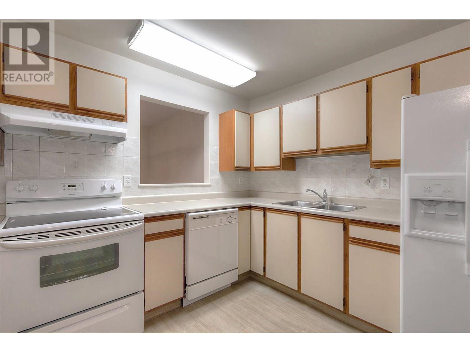 1045 Sutherland Avenue Unit# 112, Kelowna, British Columbia  V1Y 5Y1 - Photo 3 - 10351746