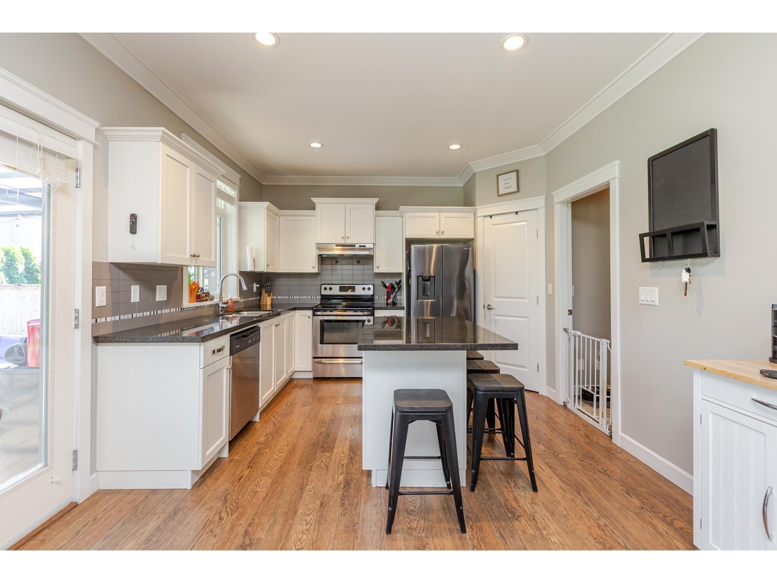 32648 Lissimore Avenue, Mission, British Columbia  V2V 0C4 - Photo 11 - R3012893