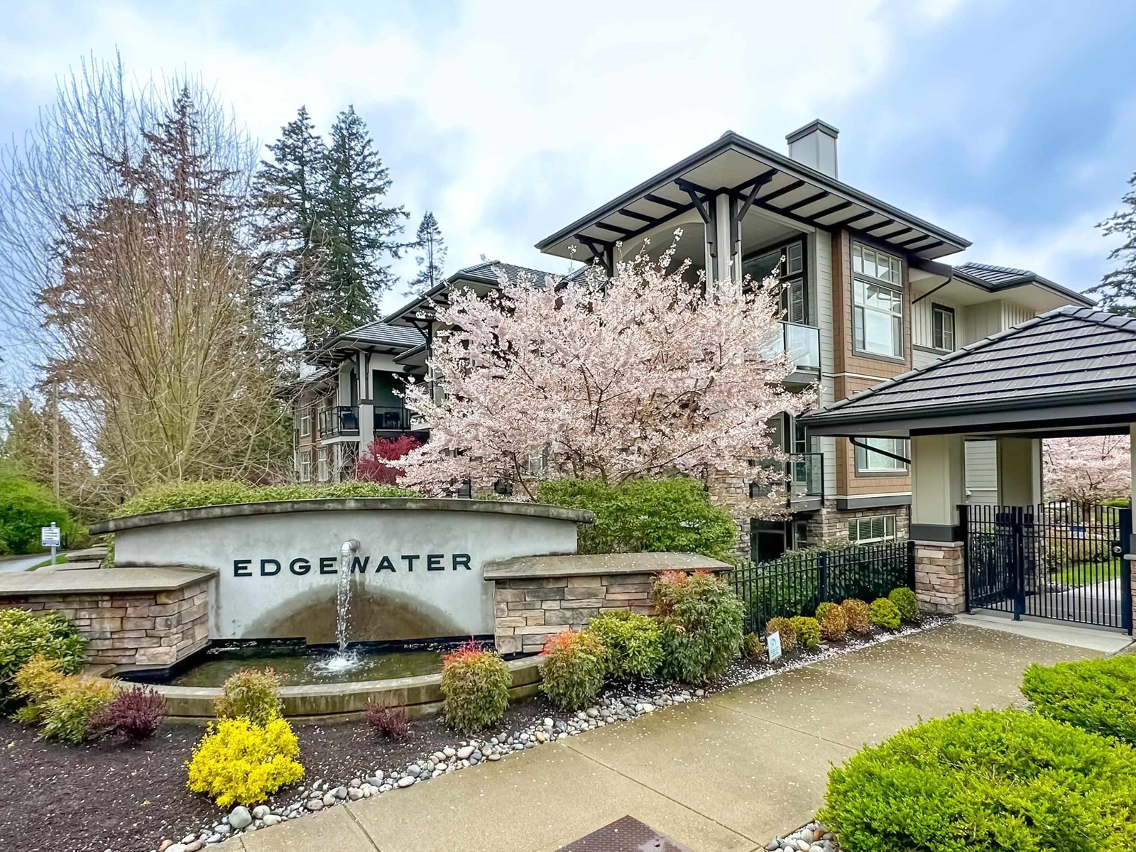 310 15145 36 AVENUE, Surrey, British Columbia