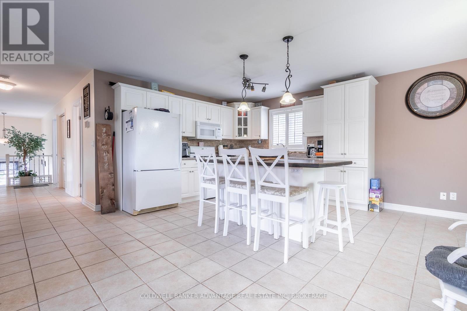 16 Wellandvale Drive, Welland, Ontario  L3C 7C4 - Photo 11 - X12215792