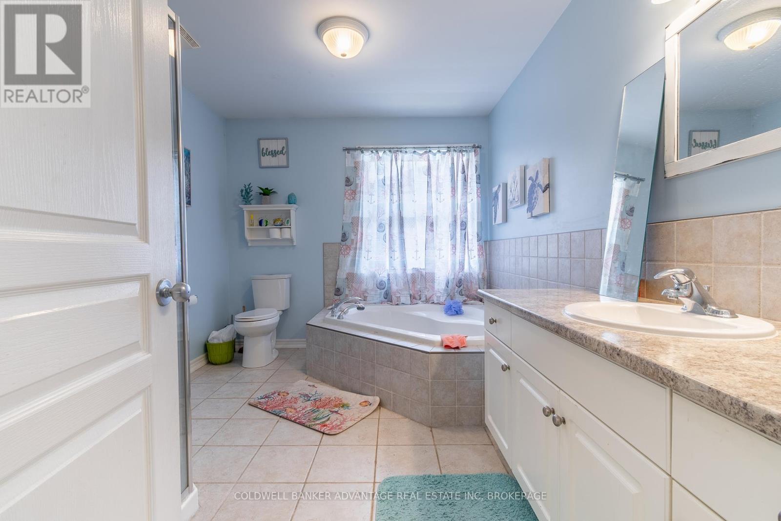 16 Wellandvale Drive, Welland, Ontario  L3C 7C4 - Photo 17 - X12215792