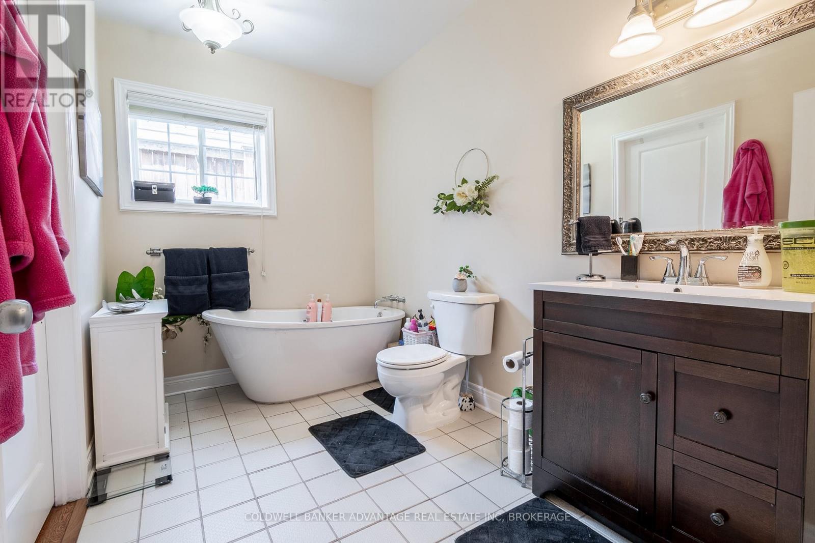 16 Wellandvale Drive, Welland, Ontario  L3C 7C4 - Photo 29 - X12215792
