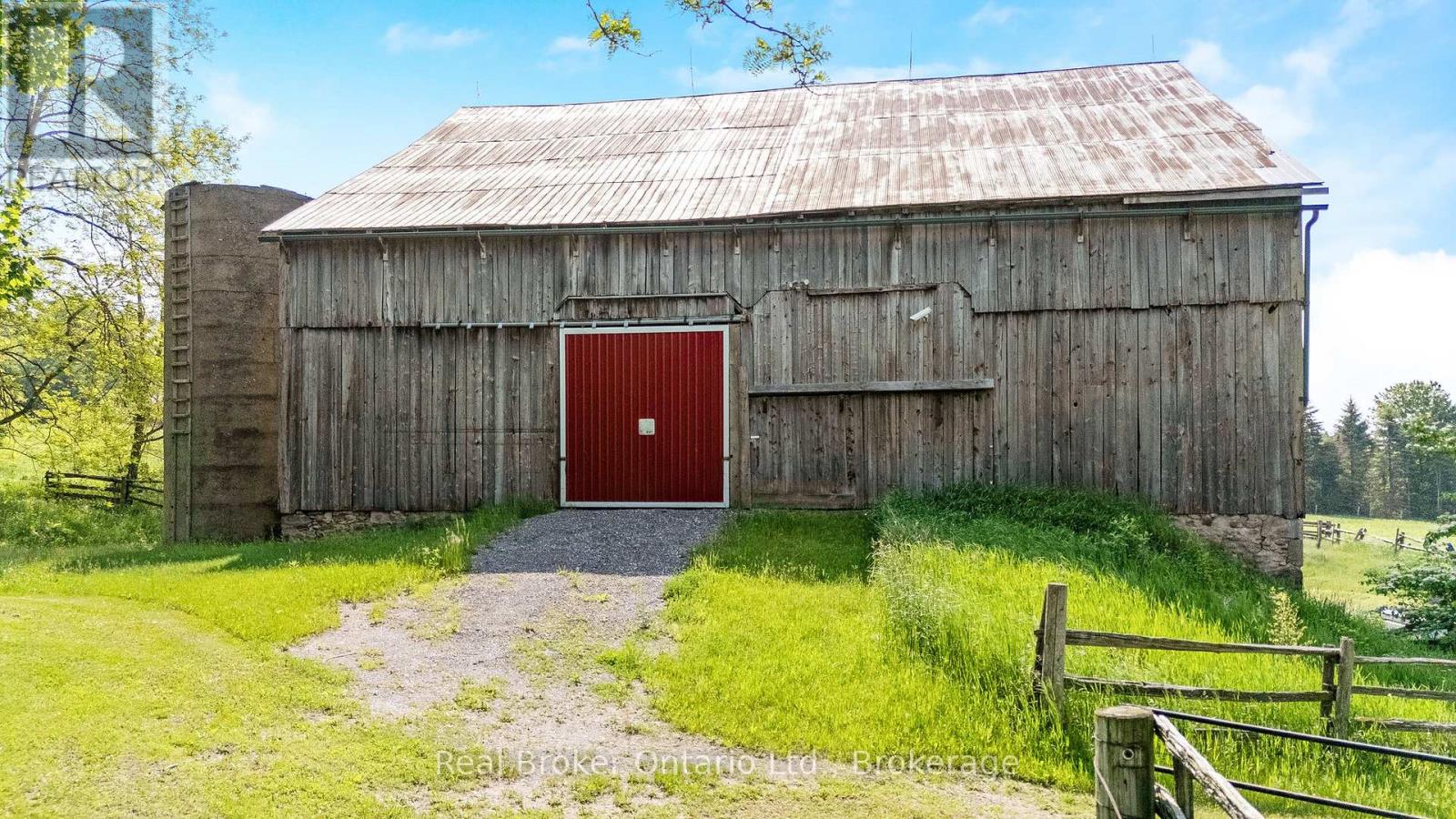 9126 Sideroad 27, Erin, Ontario  L0N 1N0 - Photo 38 - X12215775