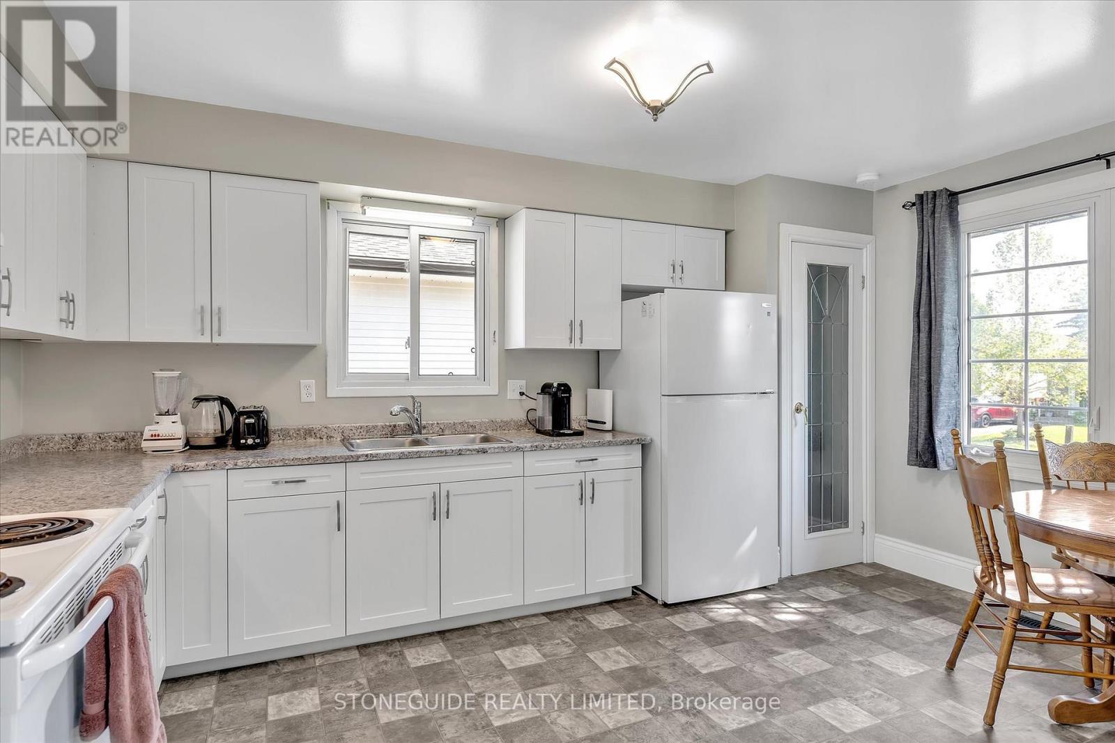 2047 Foxfarm Road, Peterborough West, Ontario  K9K 1P8 - Photo 11 - X12215839